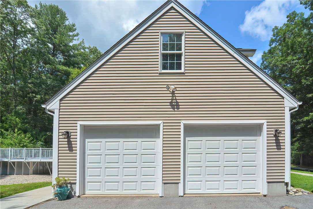 488 Log Road Smithfield, RI 02917 - Photo 6 of 48