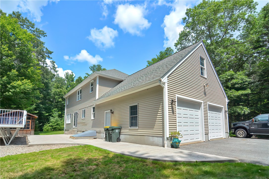 488 Log Road Smithfield, RI 02917 - Photo 10 of 48