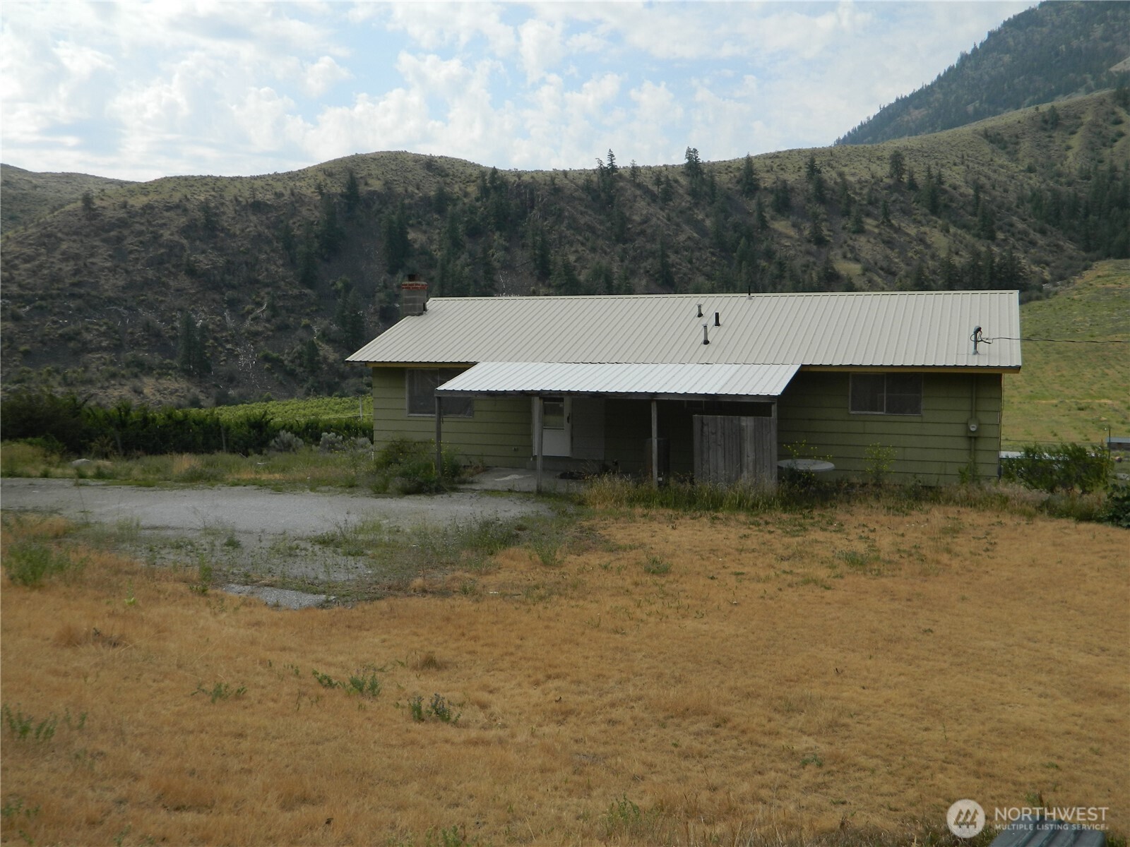 1003 B Loomis-Oroville Road Tonasket, WA 98855 - Photo 5 of 19 Gallery Image 5