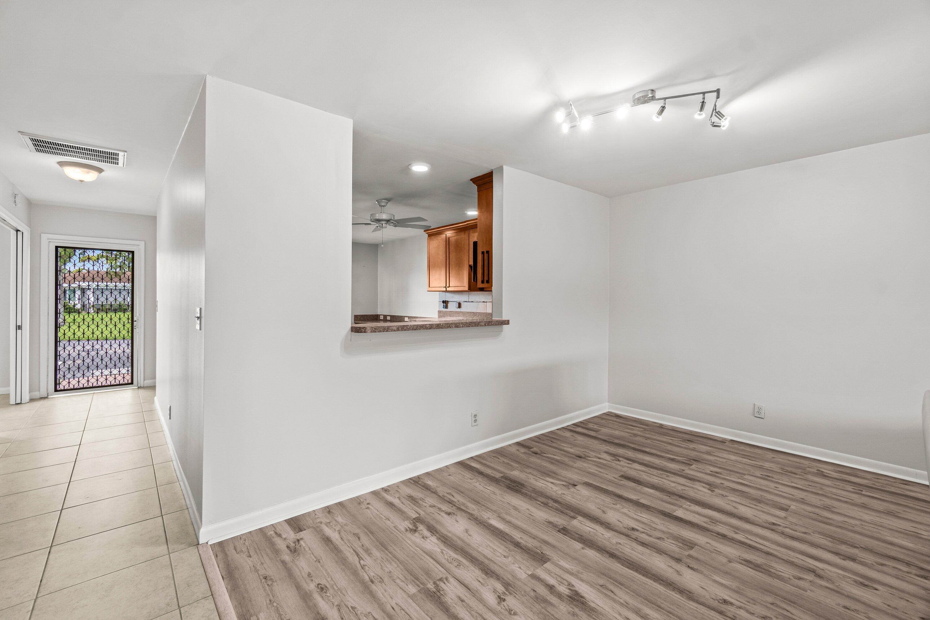 5074 Privet Place, Unit B Delray Beach, FL 33484 - Photo 12 of 43 019-5074PrivetPlace-B-DelrayBeach-FL-334