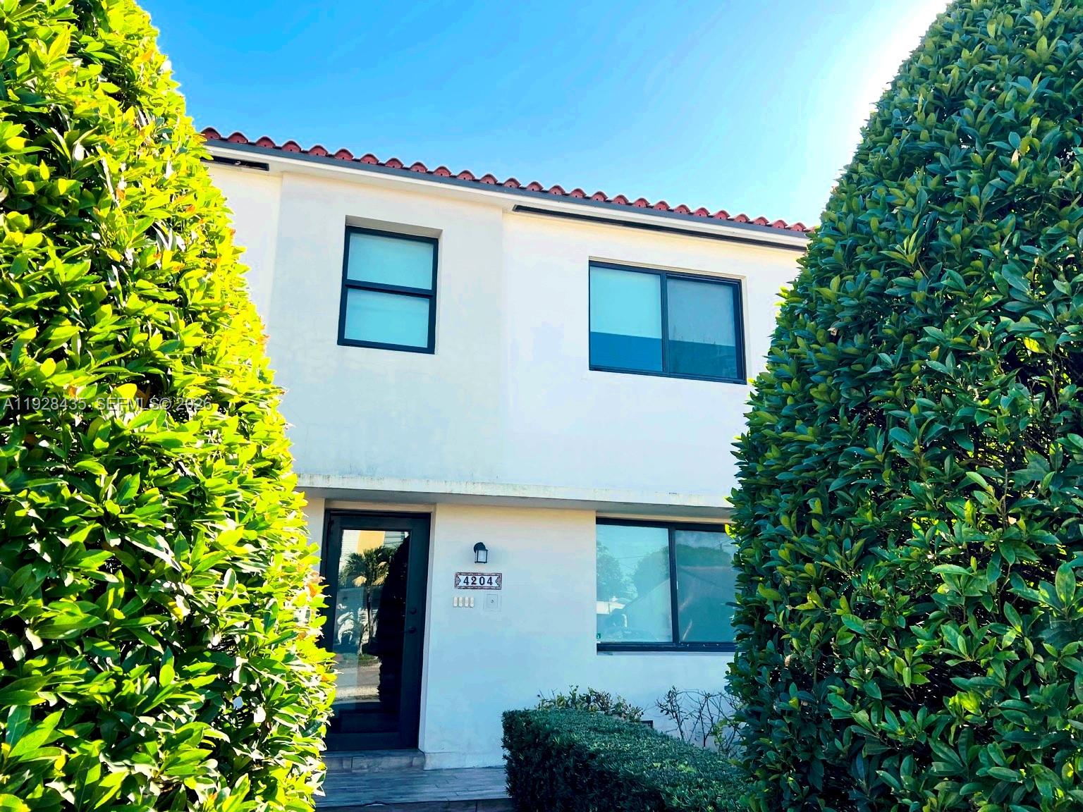 4204 Southwest 14th Street, Unit 3 Miami, FL 33134 - Photo 2 of 15