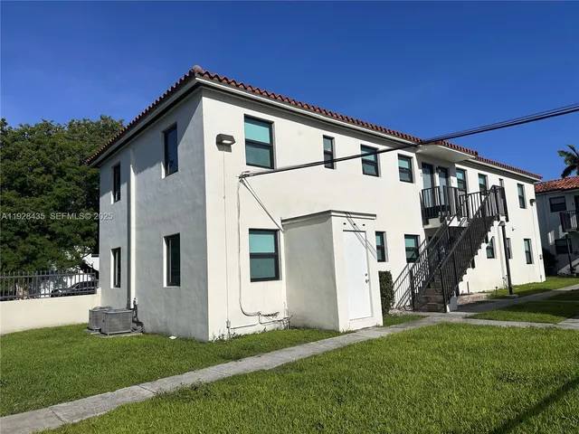 $2,600 | 4204 Southwest 14th Street, Unit 3, Miami, FL 33134