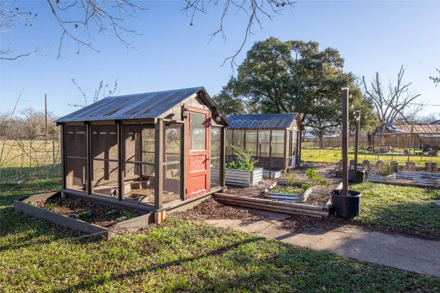 $249,000 | 210 West Mulberry Avenue, Wharton, TX 77488