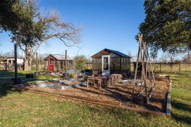 $249,000 | 210 West Mulberry Avenue, Wharton, TX 77488