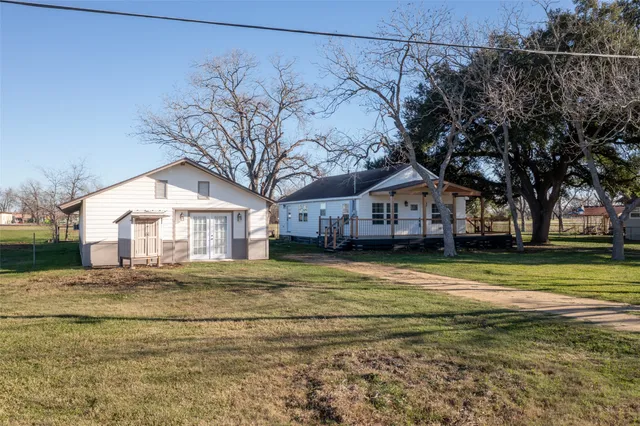 $249,000 | 210 West Mulberry Avenue, Wharton, TX 77488