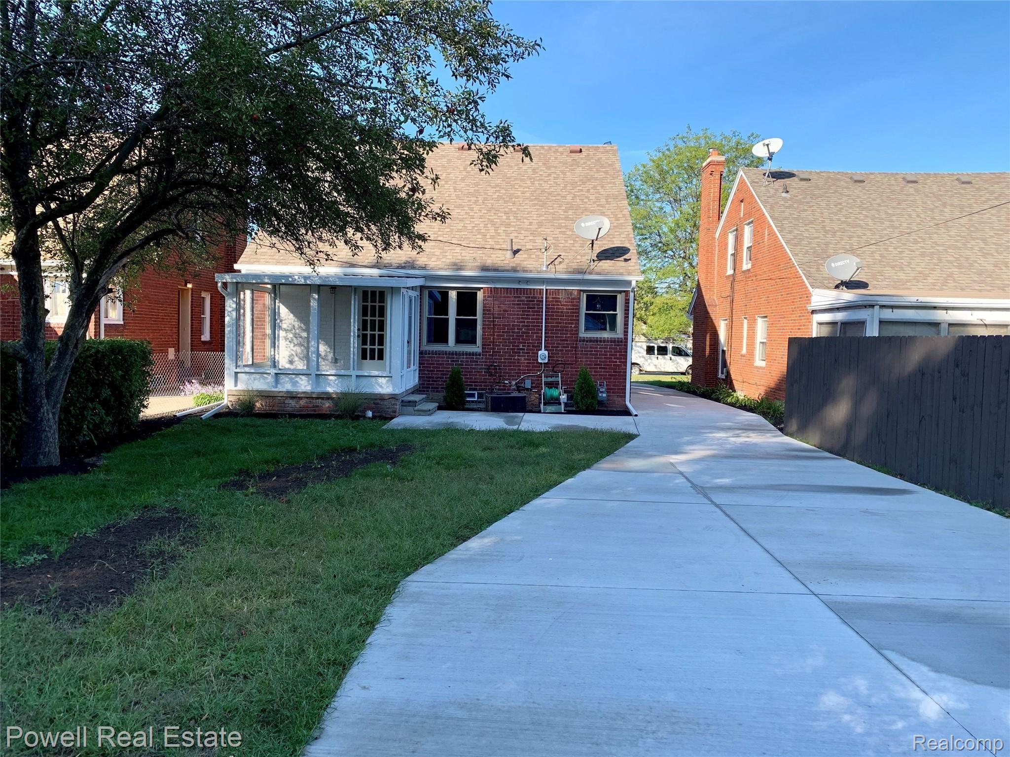 465 Kerby Road Grosse Pointe, MI 48236 - Photo 57 of 60 23CEE865-8F62-46D2-A927-43CCBE468142.jpeg