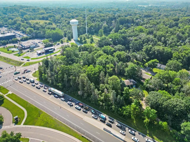 $600,000 | 4512 Williston Road, Minnetonka, MN 55345