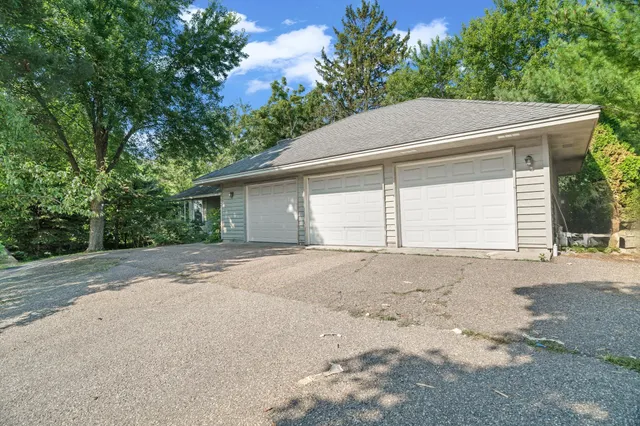 $600,000 | 4512 Williston Road, Minnetonka, MN 55345