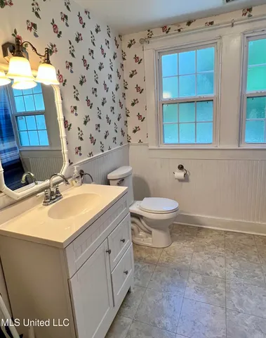 $1,800 | 436 State Street, Bay St. Louis, MS 39520