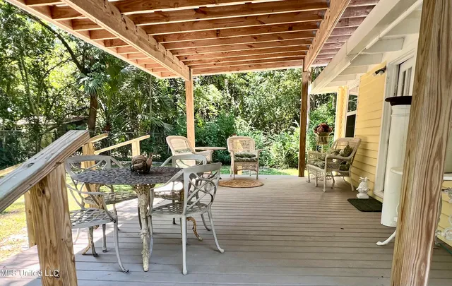 $1,800 | 436 State Street, Bay St. Louis, MS 39520