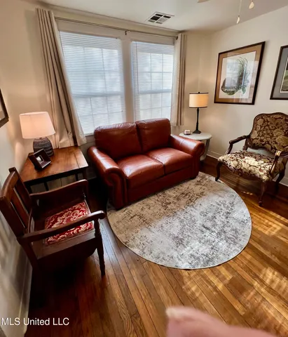 $1,800 | 436 State Street, Bay St. Louis, MS 39520