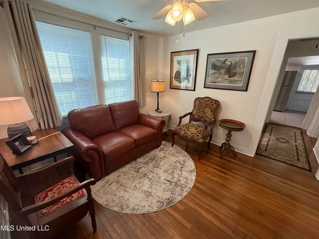 $1,800 | 436 State Street, Bay St. Louis, MS 39520