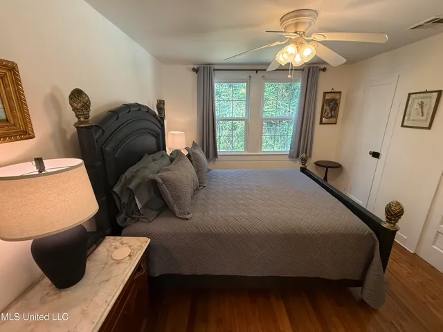 $1,800 | 436 State Street, Bay St. Louis, MS 39520