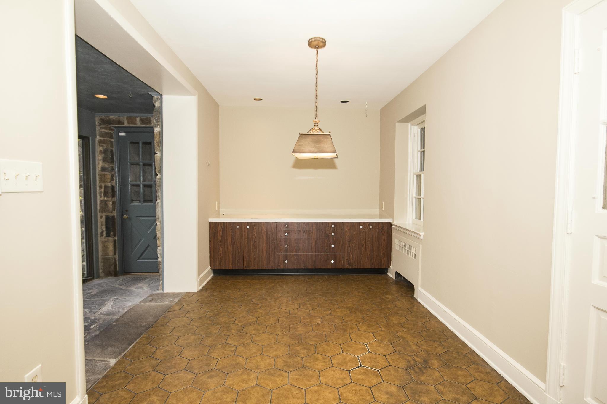 5504 Kemper Road Baltimore, MD 21210 - Photo 17 of 29 Spacious Breakfast Room