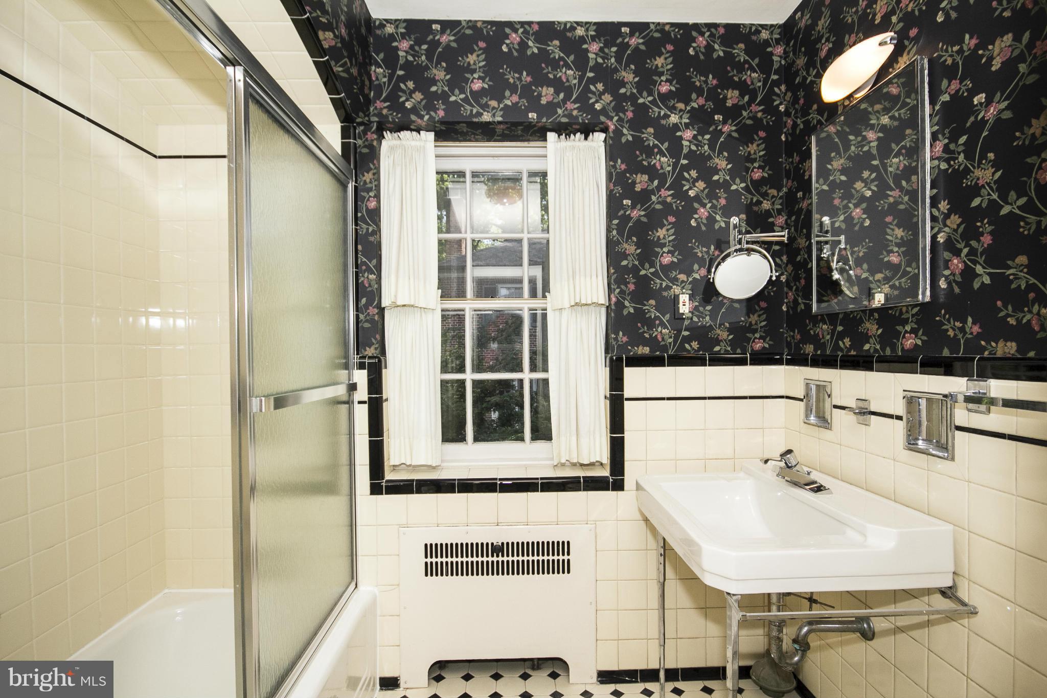 5504 Kemper Road Baltimore, MD 21210 - Photo 26 of 29 Second Floor Hall Bath