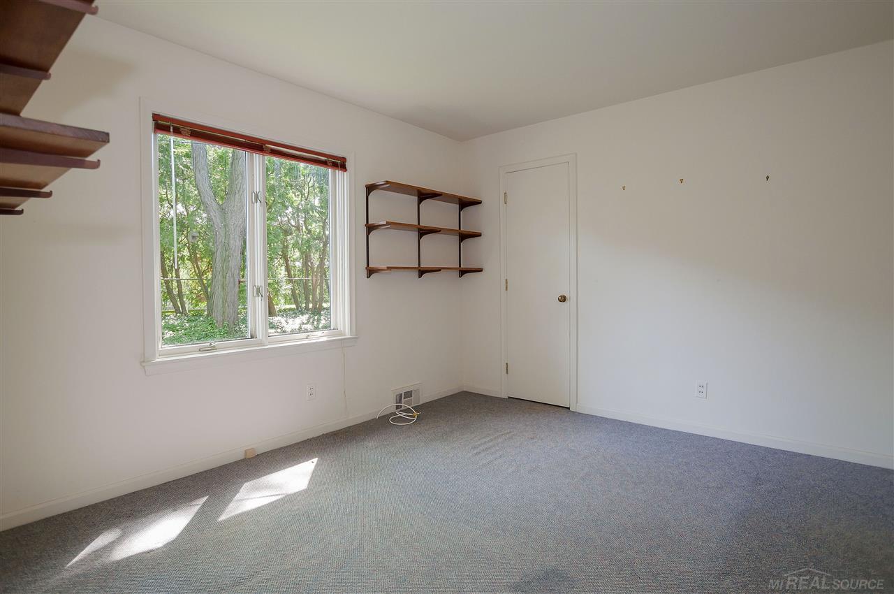 51 North Duval Road Grosse Pointe Shores, MI 48236 - Photo 21 of 36