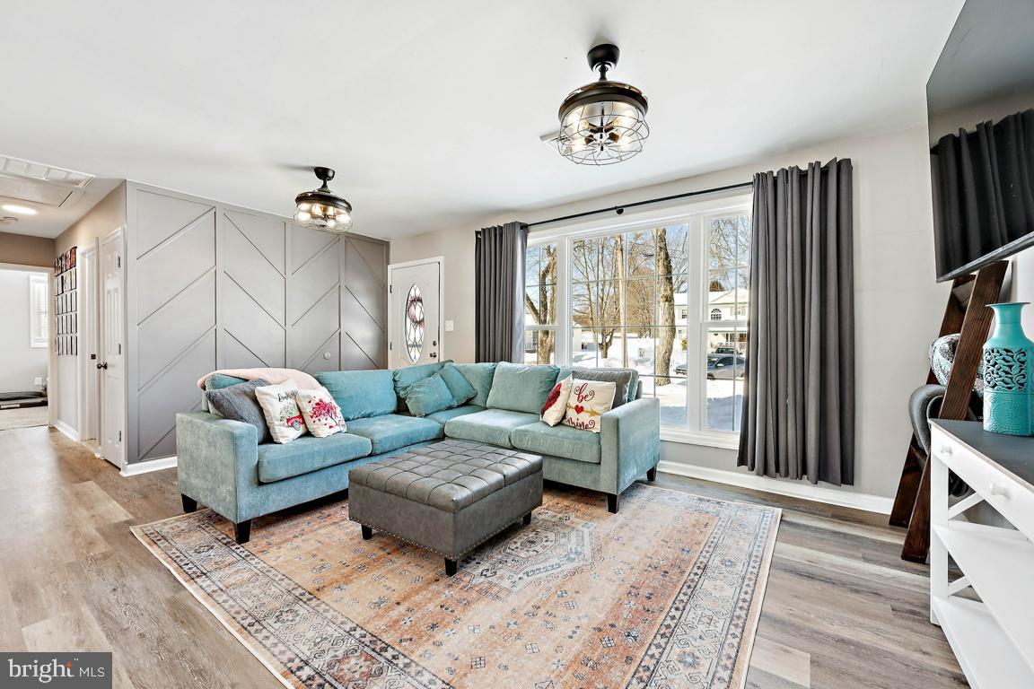 8 Lancia Place Lindenwold, NJ 08021 - Photo 6 of 24 a living room with furniture and a flat screen tv