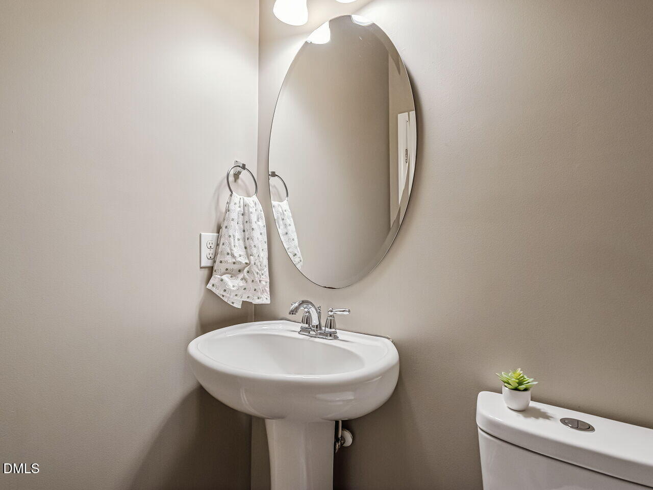 1120 Renewal Place, Unit 105 Raleigh, NC 27603 - Photo 17 of 29 017-1280x960-half-bath