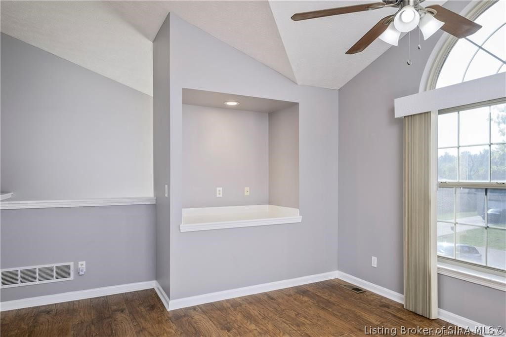 1034 Brookstone Court Georgetown, IN 47122 - Photo 10 of 47