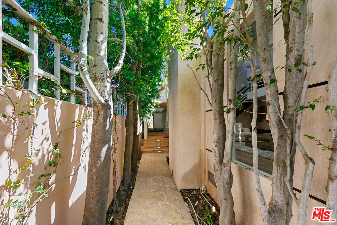 31522 Broad Beach Road Malibu, CA 90265 - Photo 4 of 48