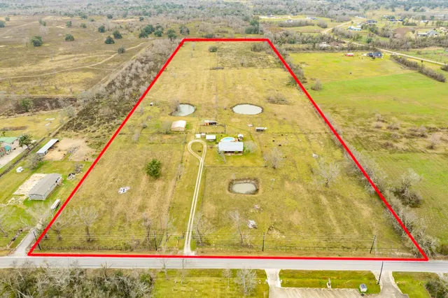 $765,000 | 1516 County Road 34, Angleton, TX 77515