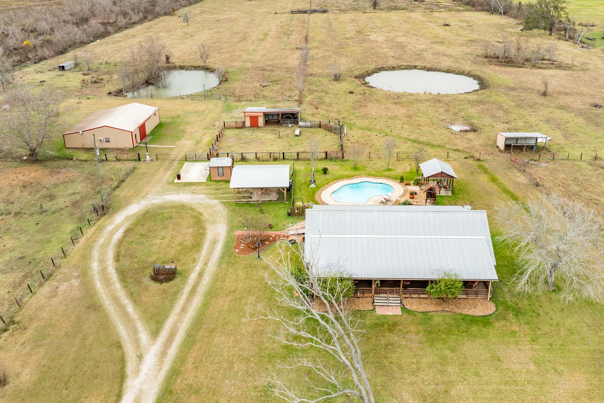 1516 County Road 34 Angleton, TX 77515 - Photo 8 of 47