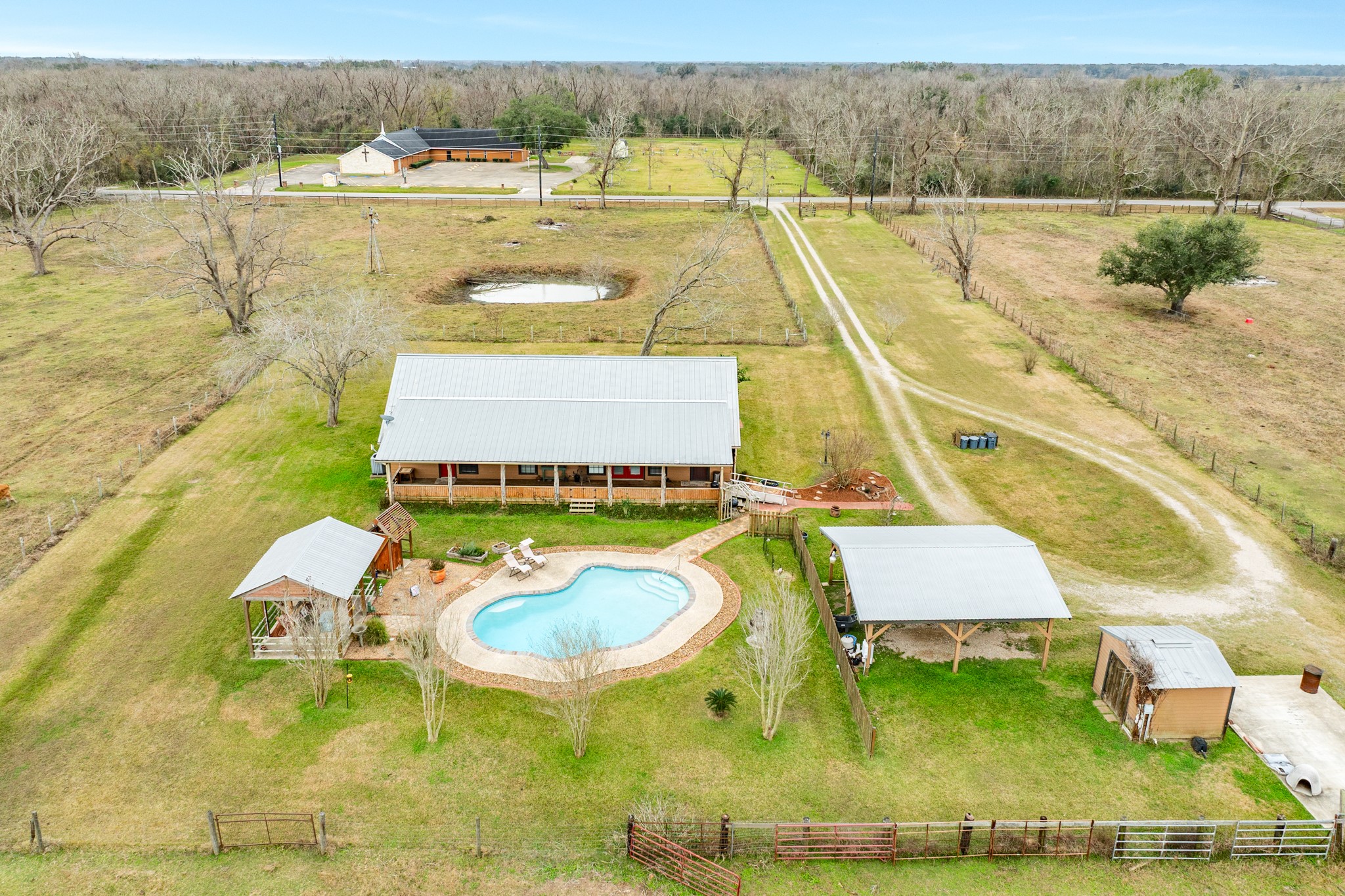 1516 County Road 34 Angleton, TX 77515 - Photo 9 of 47