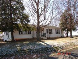 6517 Roy Pearson Road Springfield, TN 37172 - Photo 2 of 15 Another view of the front.