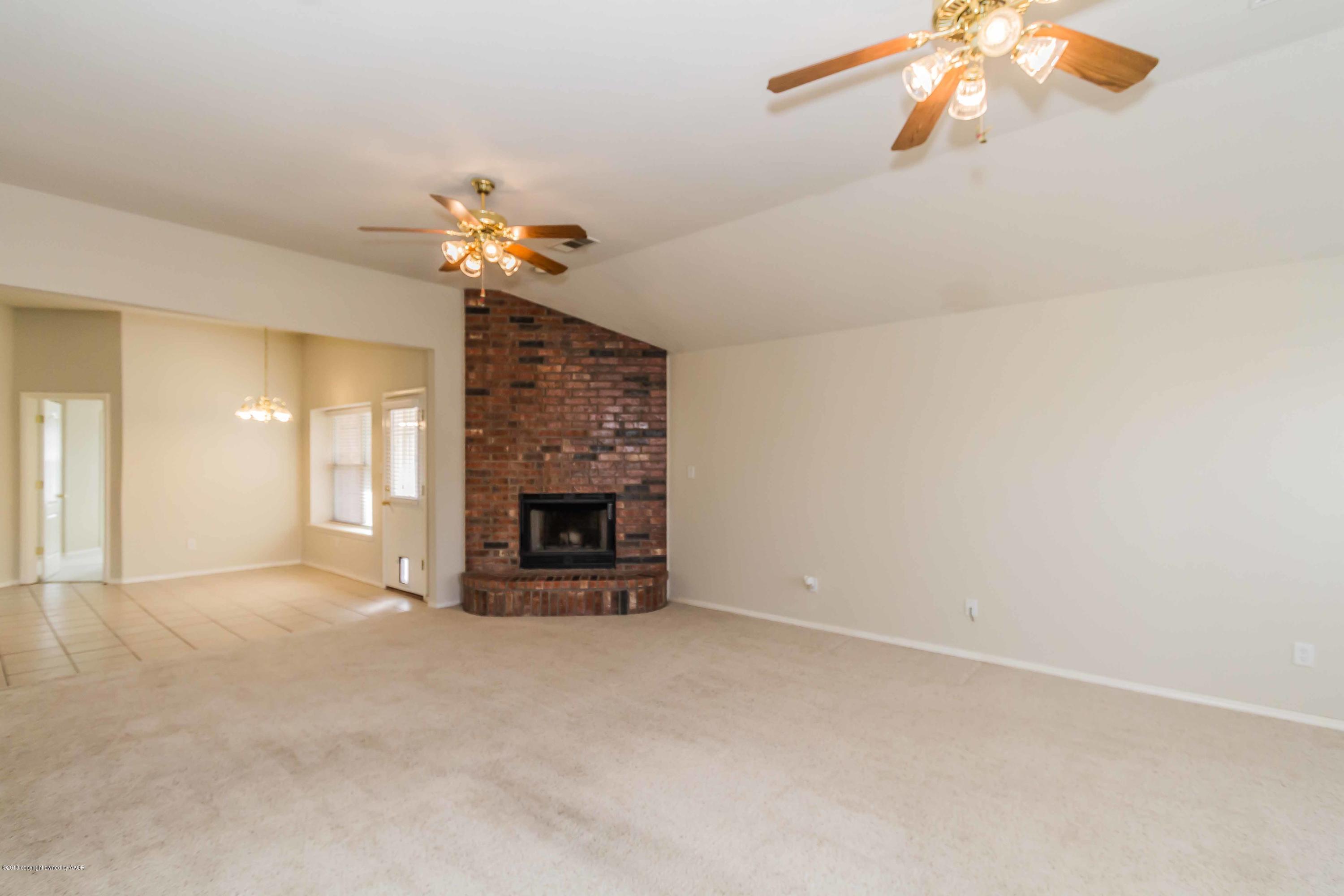 4813 Mc Kinley Lane Amarillo, TX 79110 - Photo 4 of 41 LIVING ROOM VIEW 1