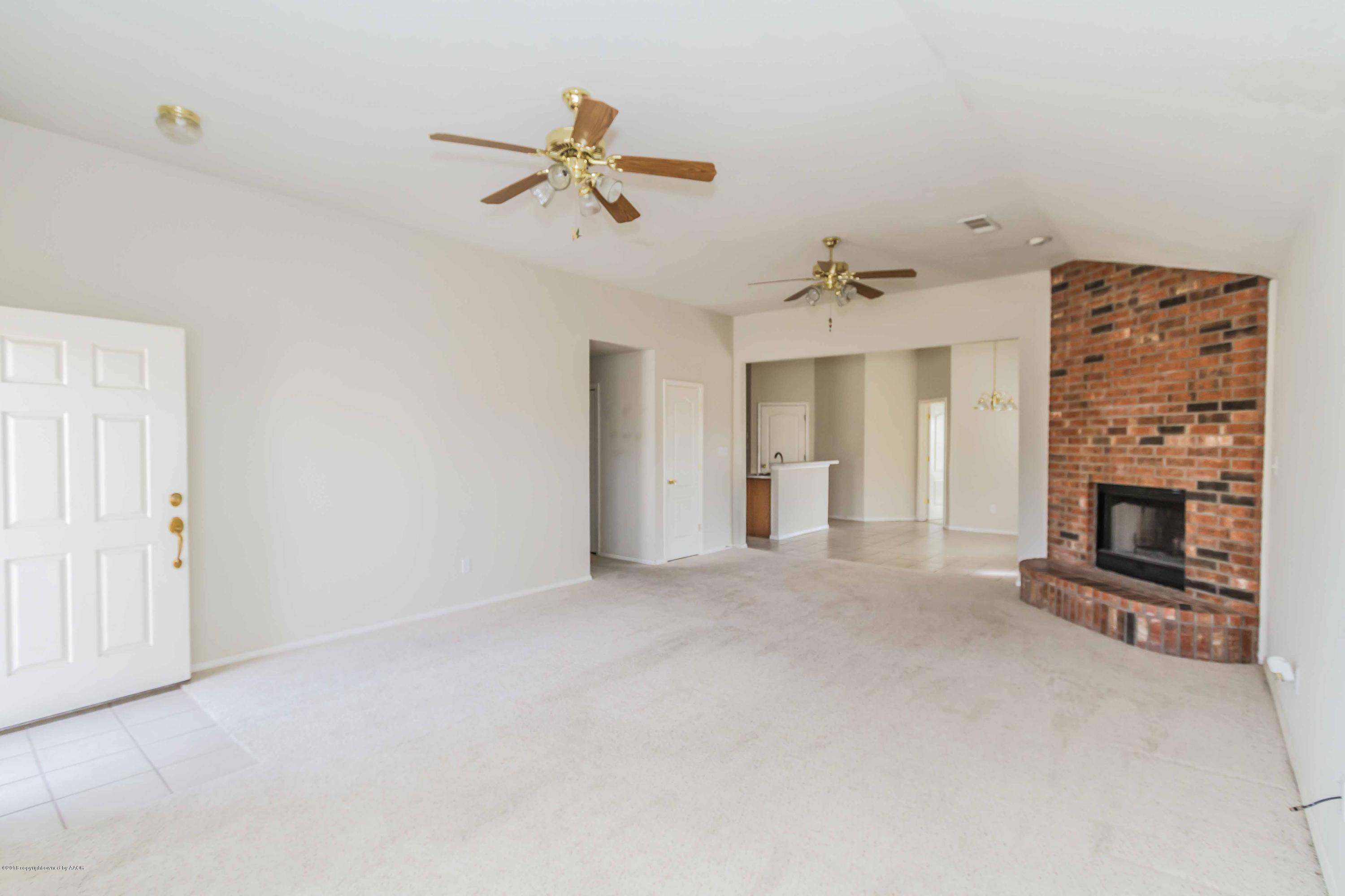4813 Mc Kinley Lane Amarillo, TX 79110 - Photo 8 of 41 LIVING ROOM VIEW 5