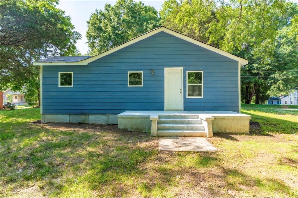 808 Davis Street Monroe, GA 30655 - Photo 3 of 30