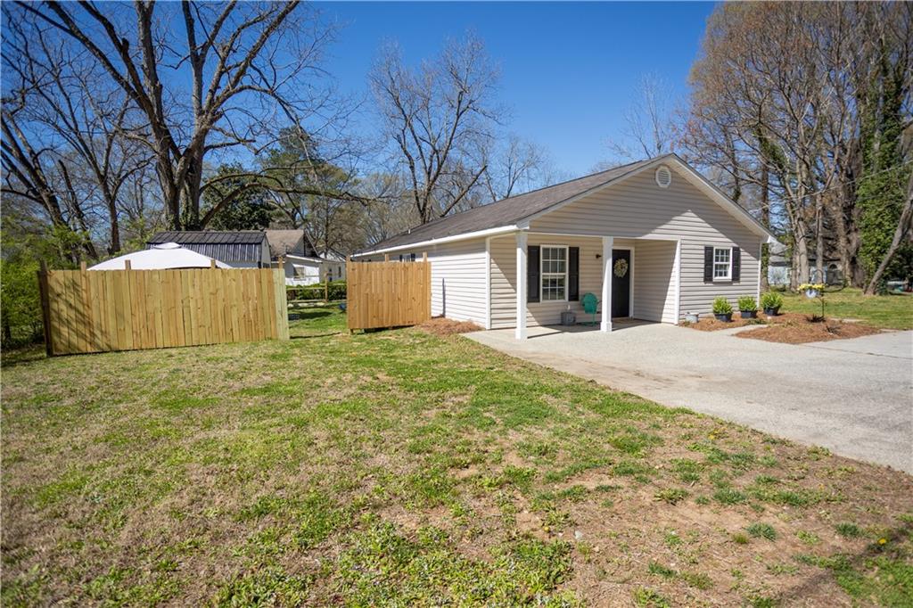 320 Harris Street Monroe, GA 30655 - Photo 2 of 32