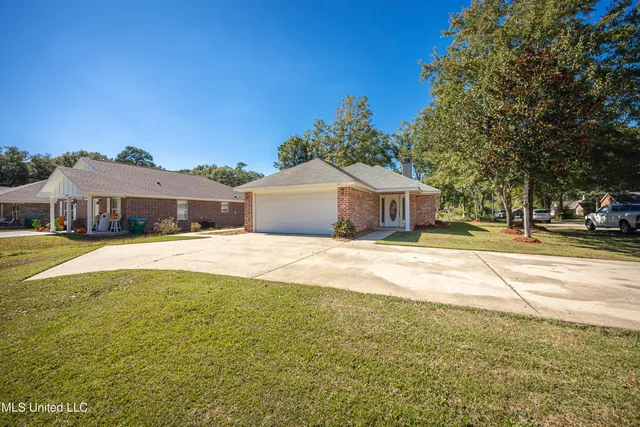 $235,000 | 3101 Seahorse Road, Gautier, MS 39553
