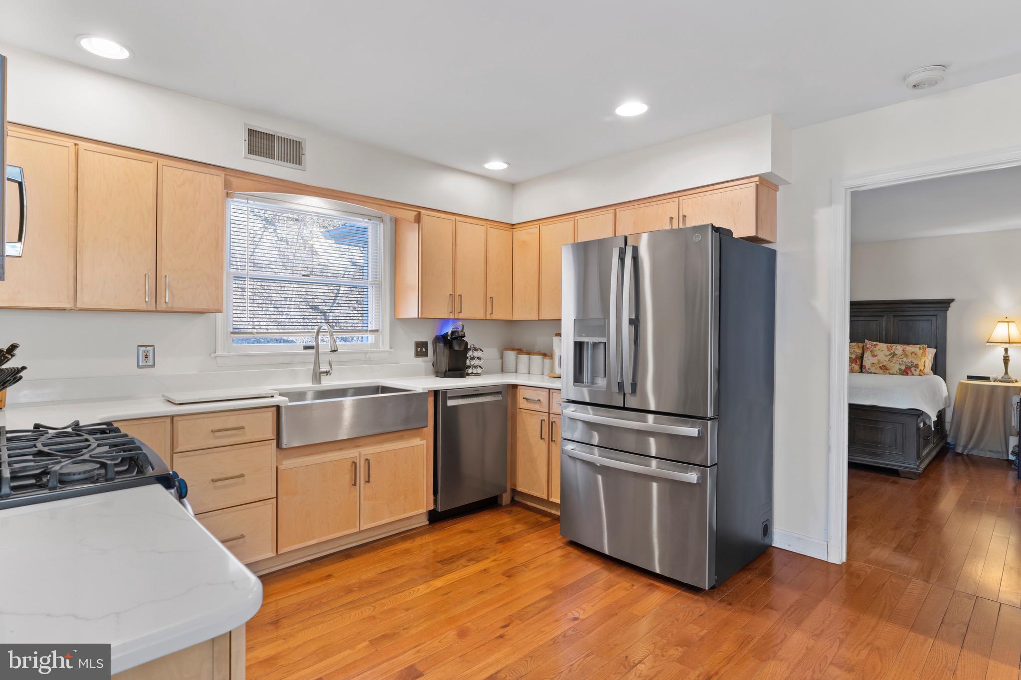 102 Little Run Road Camp Hill, PA 17011 - Photo 4 of 33