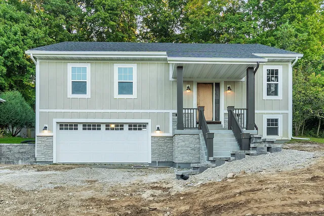 $549,900 | 624 Kettle Moraine Drive South, Slinger, WI 53086