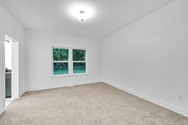 $549,900 | 624 Kettle Moraine Drive South, Slinger, WI 53086