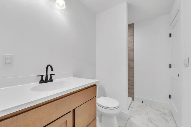 $549,900 | 624 Kettle Moraine Drive South, Slinger, WI 53086