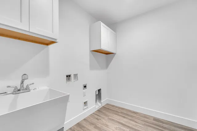 $549,900 | 624 Kettle Moraine Drive South, Slinger, WI 53086