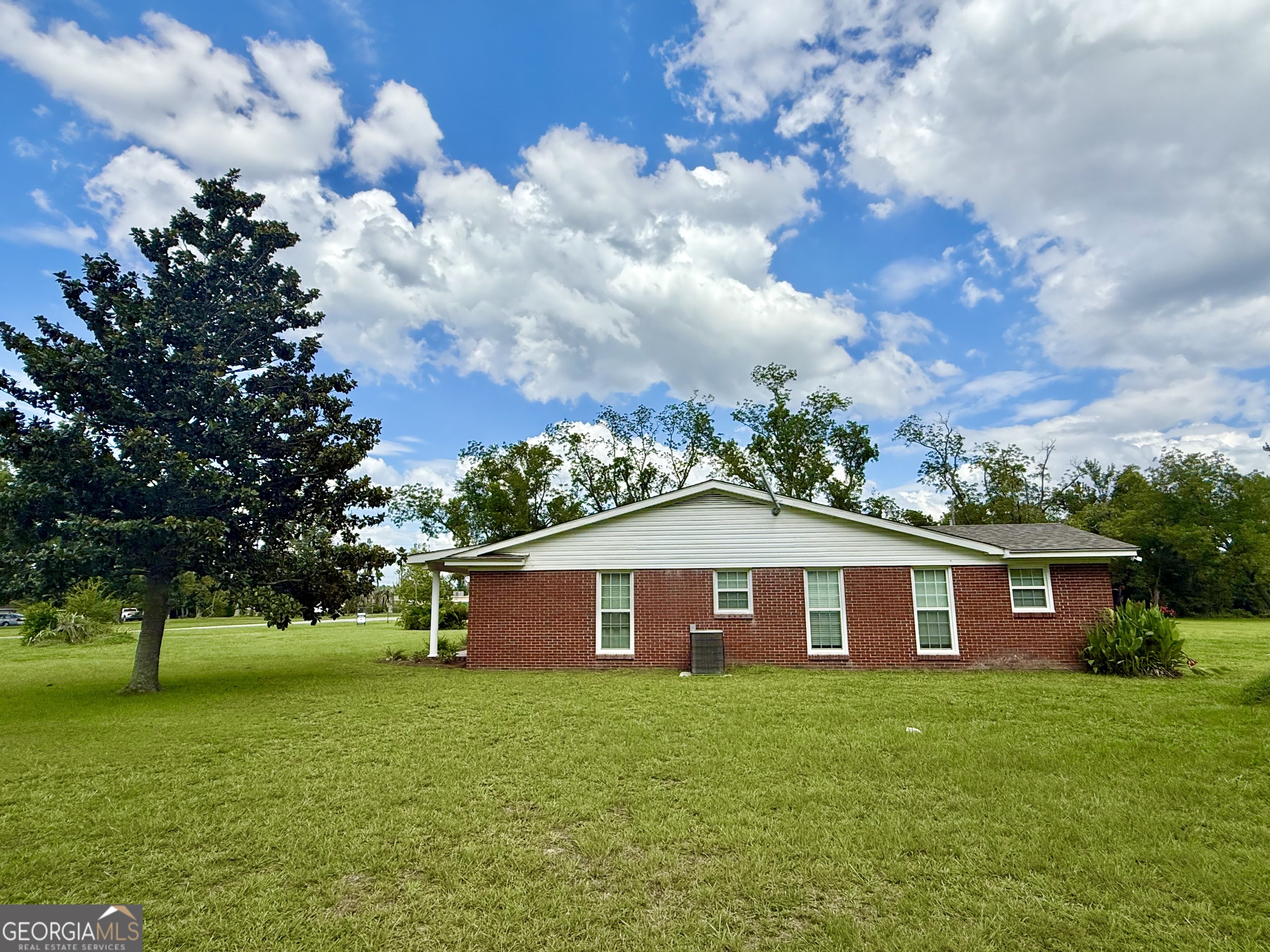 201 Burketts Ferry Road Hazlehurst, GA 31539 - Photo 6 of 39 Gallery Image 6