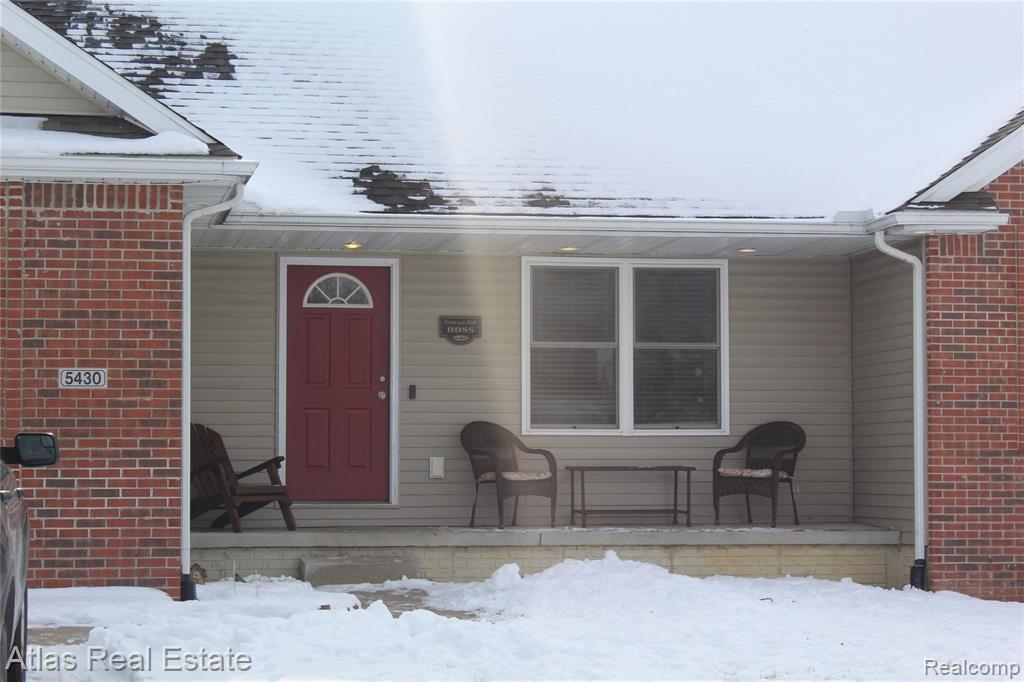 5430 East Carpenter Road Flint, MI 48506 - Photo 2 of 37