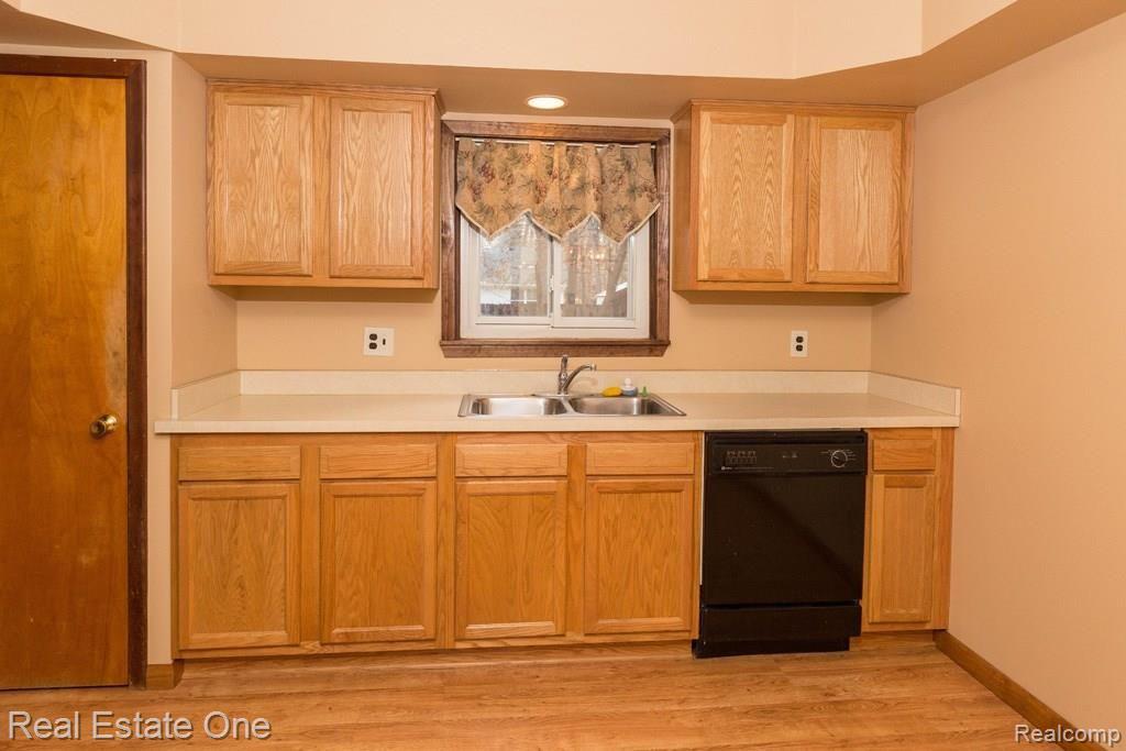 5080 Warmbriar Road White Lake, MI 48383 - Photo 8 of 26 5080WarmbriarRd-8.jpg