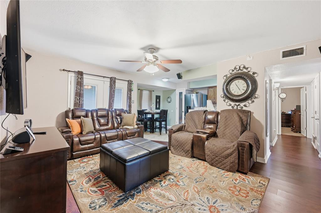 6805 Wagonet Road Forest Hill, TX 76140 - Photo 7 of 34