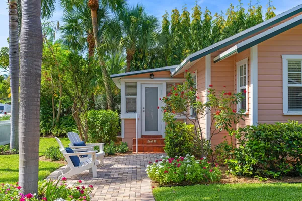 $5,000 | 122 Southeast 7th Avenue, Delray Beach, FL 33483