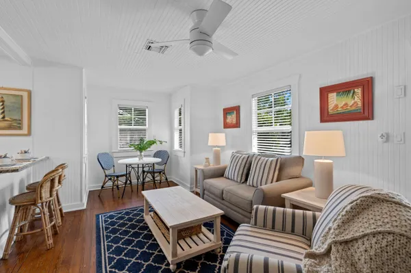 $5,000 | 122 Southeast 7th Avenue, Delray Beach, FL 33483