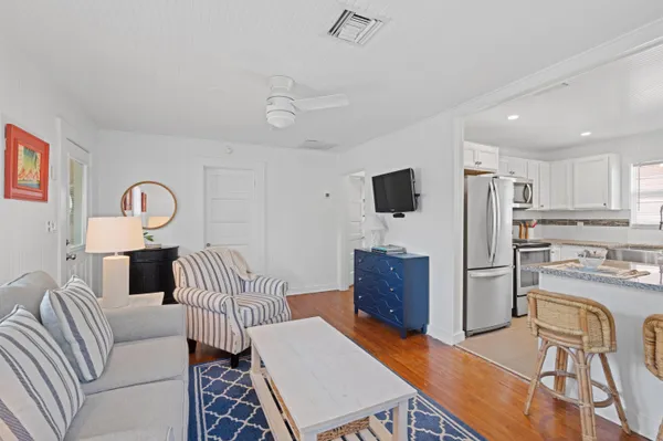 $5,000 | 122 Southeast 7th Avenue, Delray Beach, FL 33483