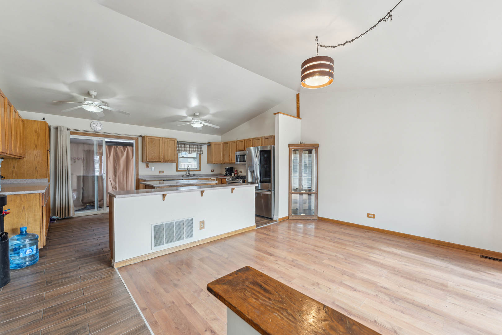 806 Murphy Drive Romeoville, IL 60446 - Photo 5 of 23 Gallery Image 5