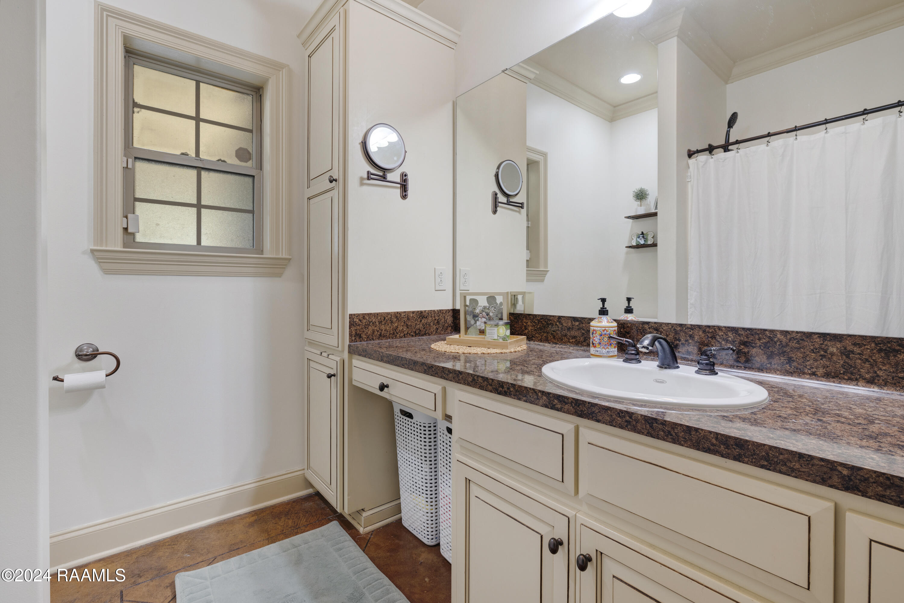 911 Russo Road New Iberia, LA 70563 - Photo 13 of 25 911 Russo-17