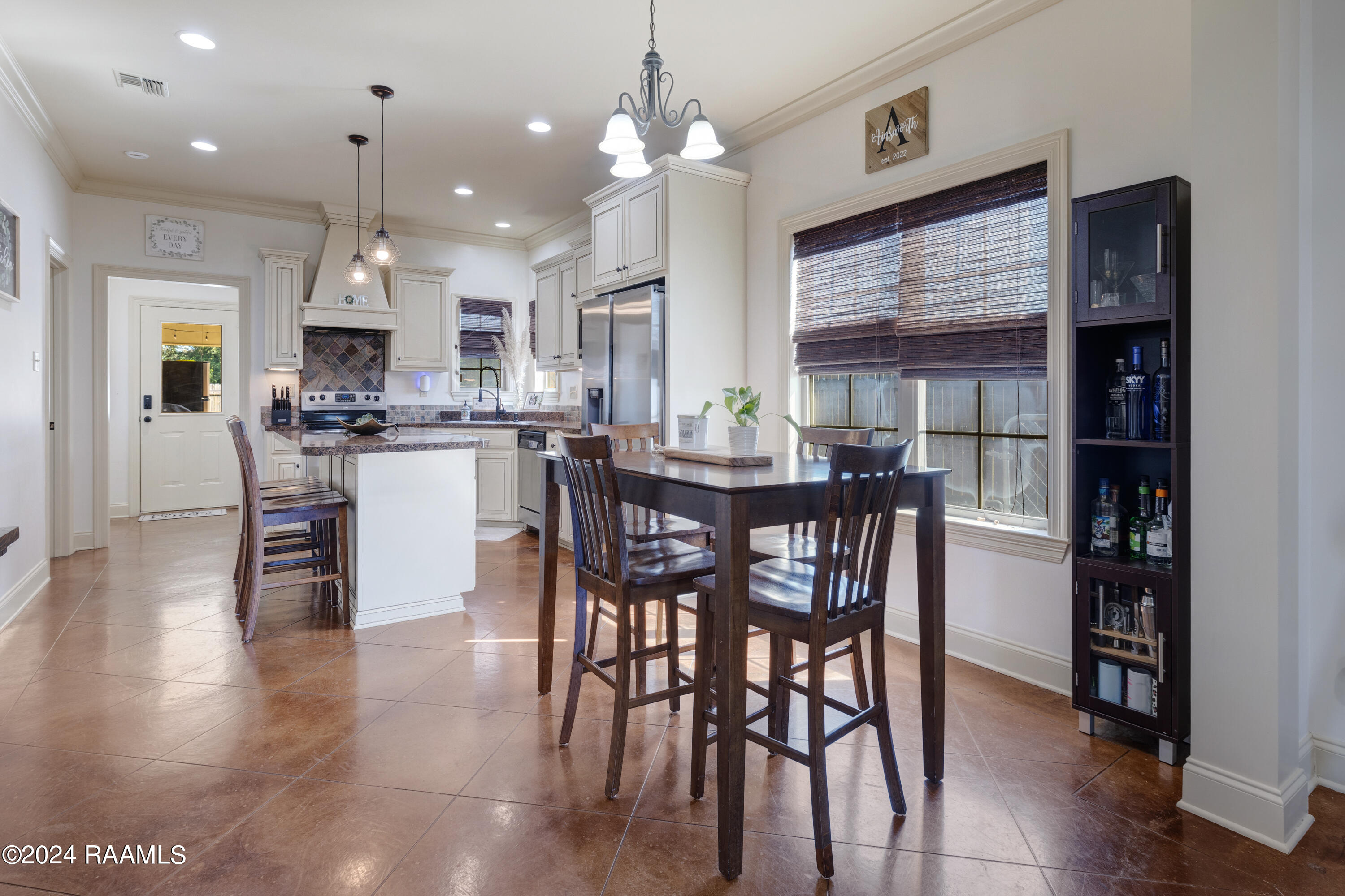 911 Russo Road New Iberia, LA 70563 - Photo 8 of 25 911 Russo-10