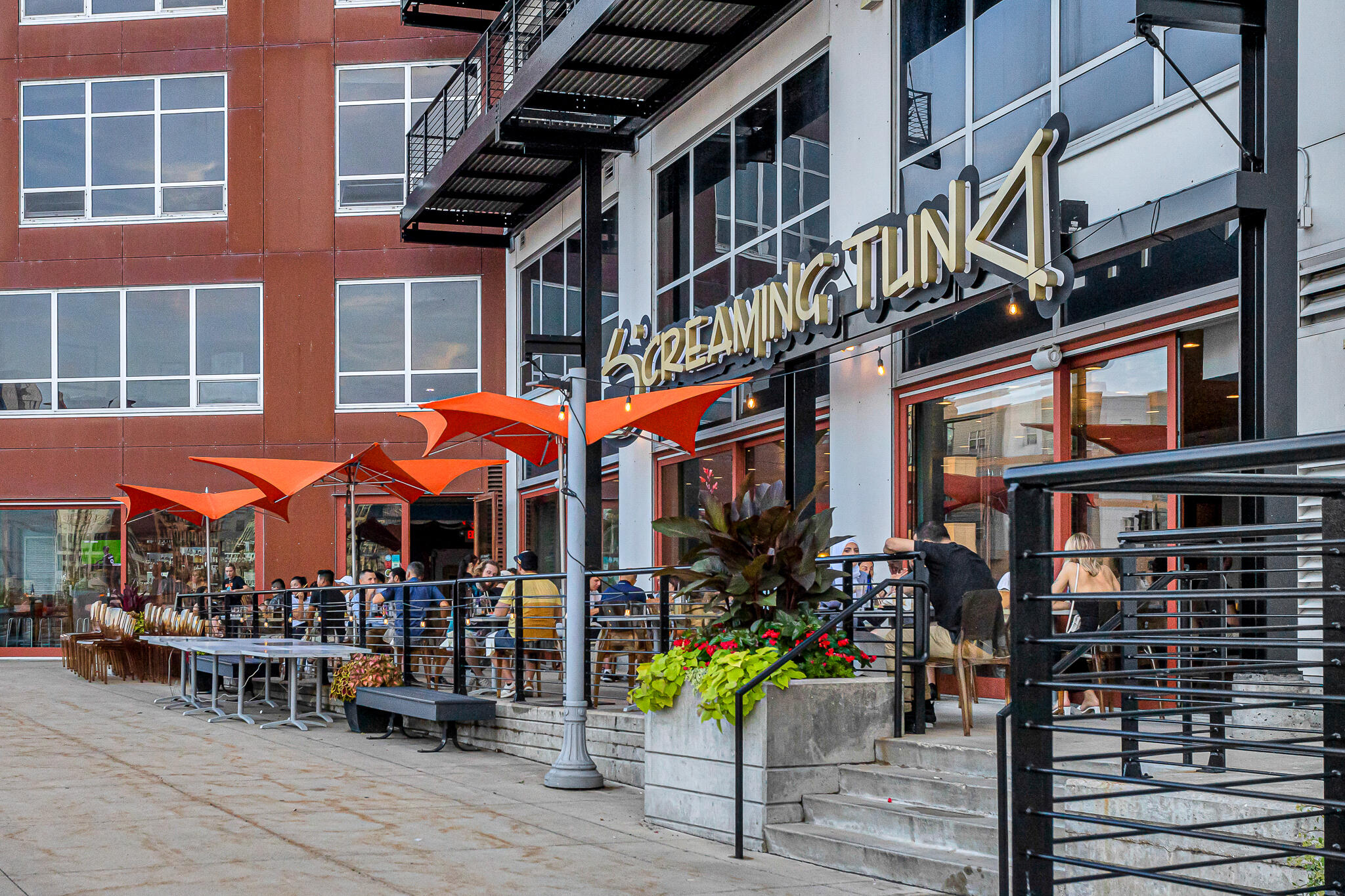 106 West Seeboth Street, Unit 813 Milwaukee, WI 53204 - Photo 35 of 48 Screaming Tuna Restaurant on the 1st flr of The Point on the River