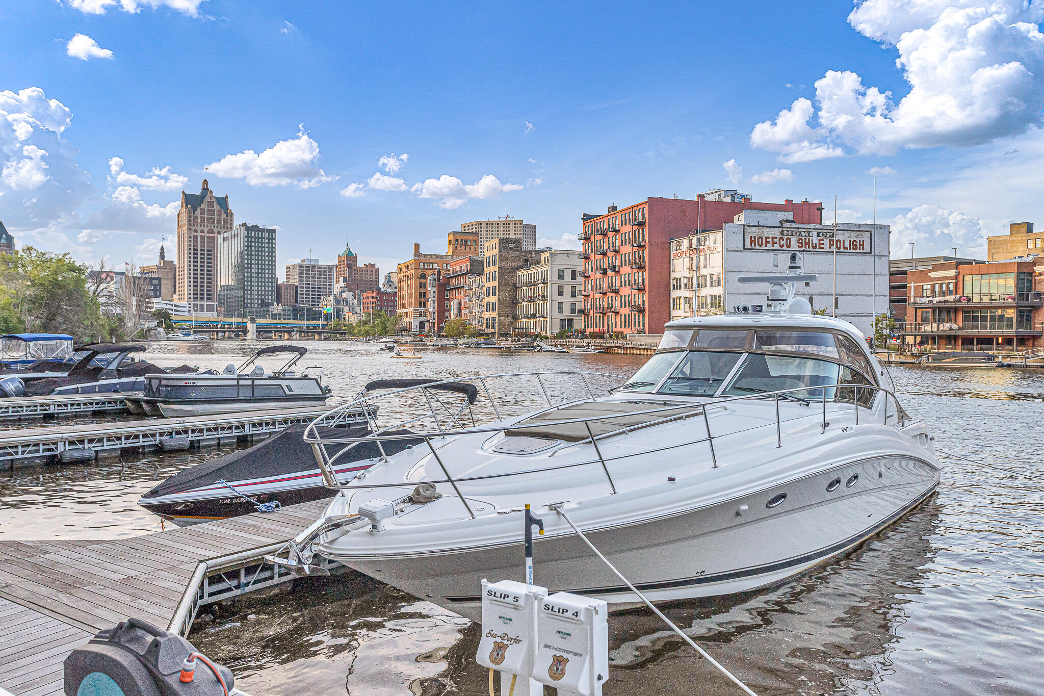 106 West Seeboth Street, Unit 813 Milwaukee, WI 53204 - Photo 46 of 48 The Point - Marina